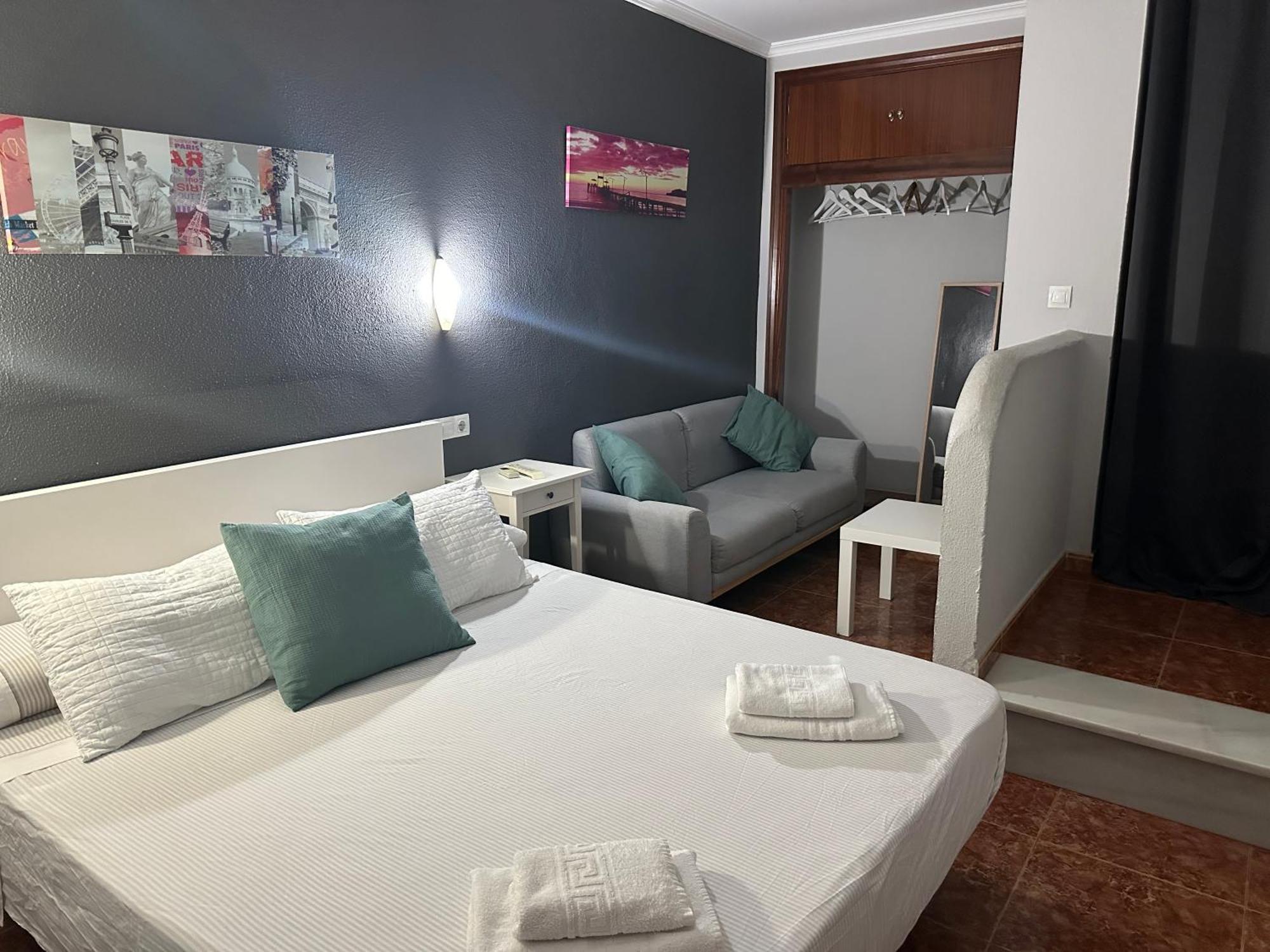 Hostal Tarik Hotel ตาริฟา ภายนอก รูปภาพ