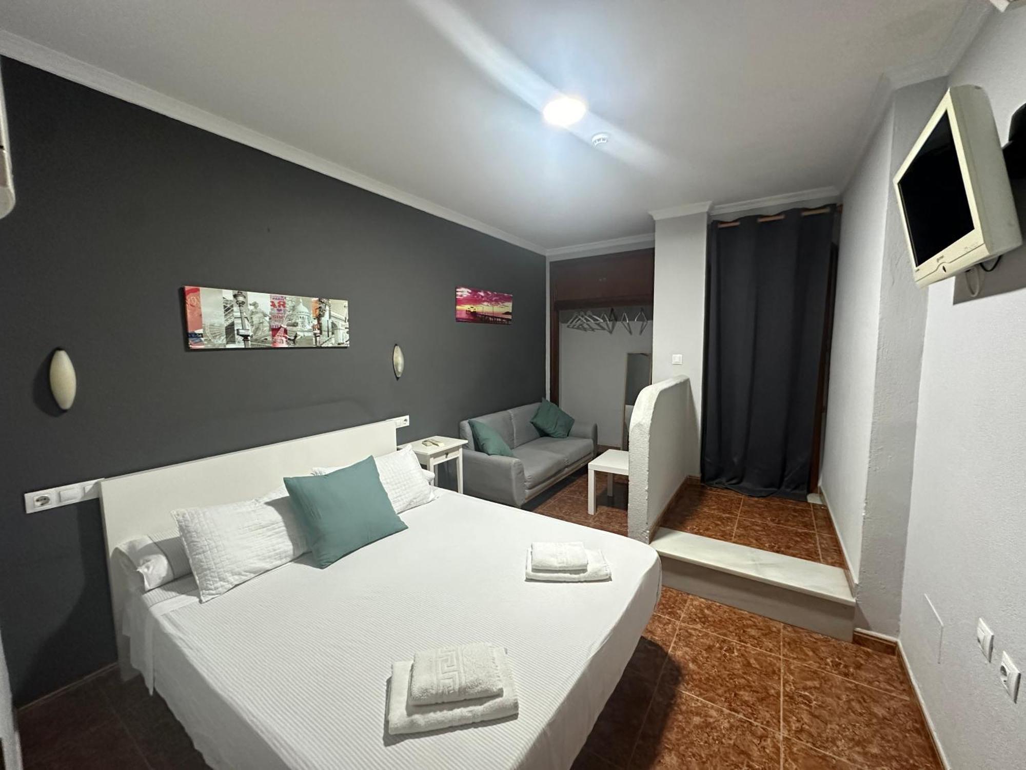 Hostal Tarik Hotel ตาริฟา ภายนอก รูปภาพ