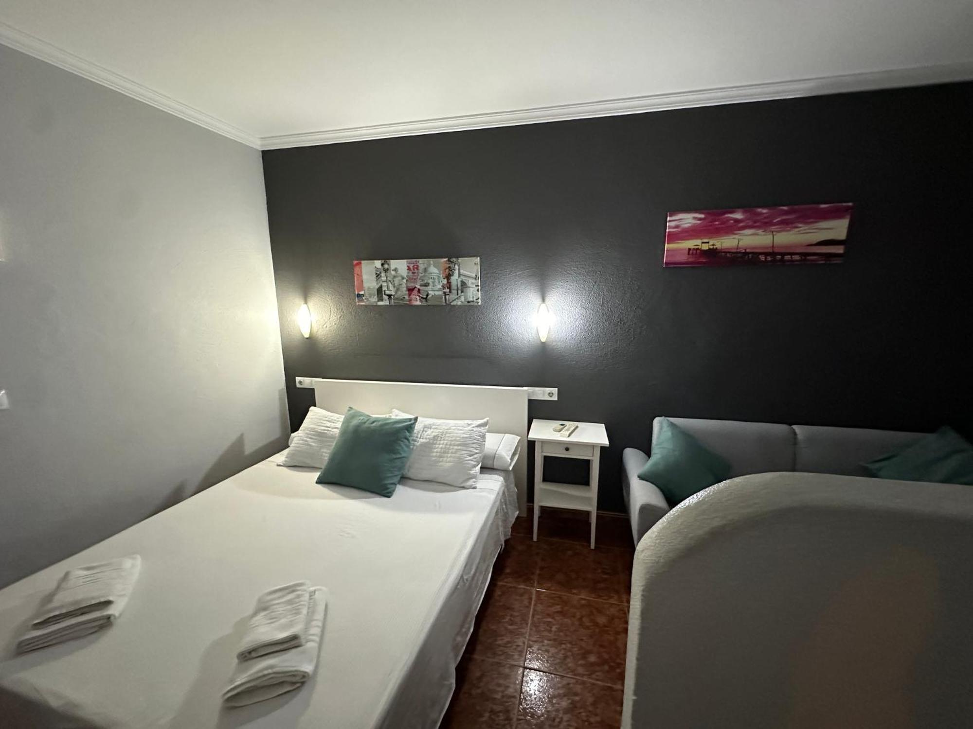 Hostal Tarik Hotel ตาริฟา ภายนอก รูปภาพ
