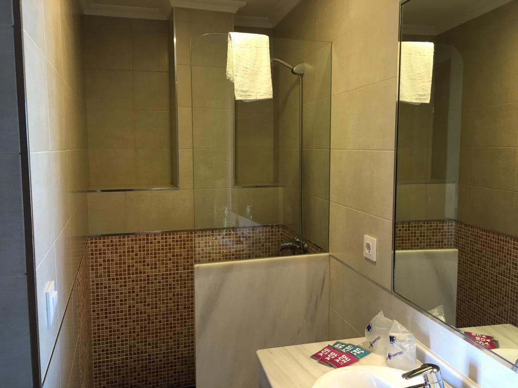Hostal Tarik Hotel ตาริฟา ภายนอก รูปภาพ