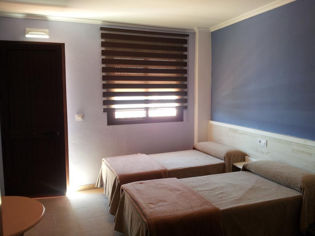 Hostal Tarik Hotel ตาริฟา ภายนอก รูปภาพ